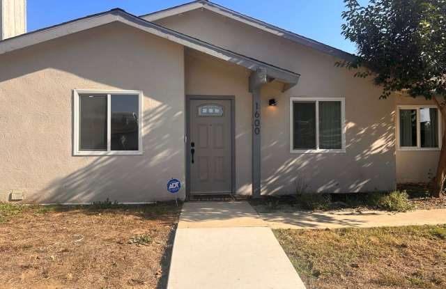 Cute updated condo for rent in Visalia! photos photos