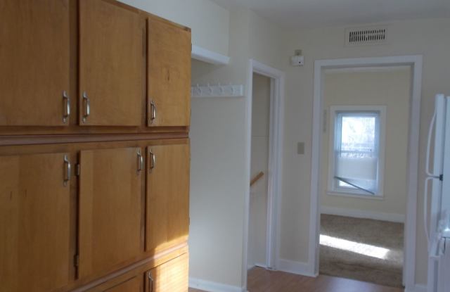 2 Bedroom House with an Oversized 1 Car Garage Gallery 4