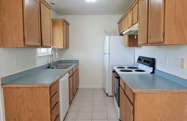 Large Spanish Fork Duplex Gallery 4