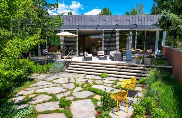 1015 Cemetery Lane Gallery 2