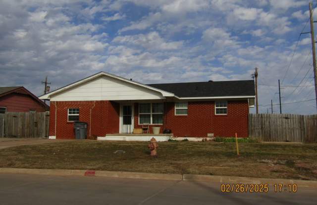 MOVE IN SPECIAL: $200 off of the first full month's rent! Very nice Home located in the Carrasland Area! Gallery 3