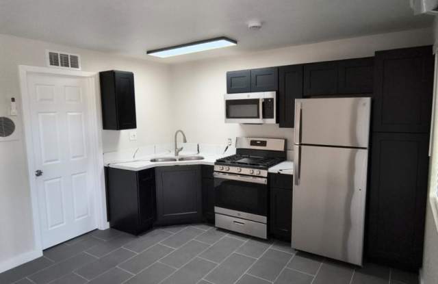 10305 N 15th Ave photos photos