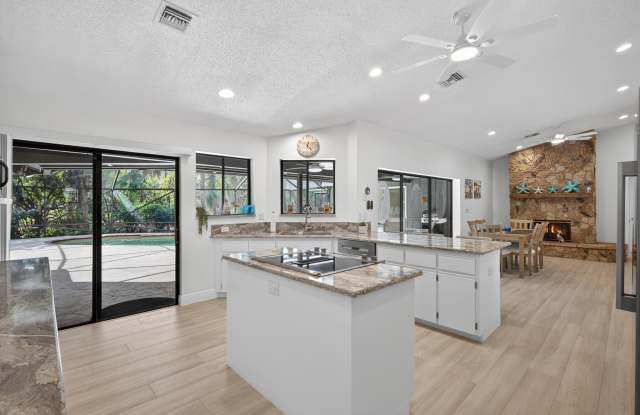 8166 N 155th Place photos photos