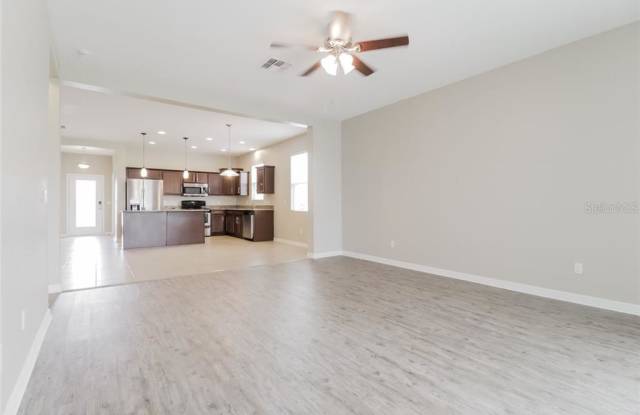 3909 ETERNITY CIRCLE Gallery 2