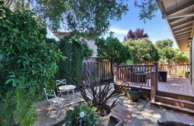 126 Oakwood DR Gallery 2