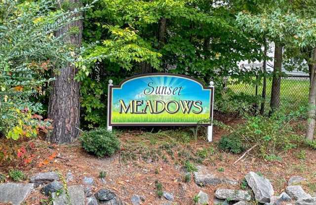 Fresh Paint & Private Wooded Yard in York County! Gallery 3