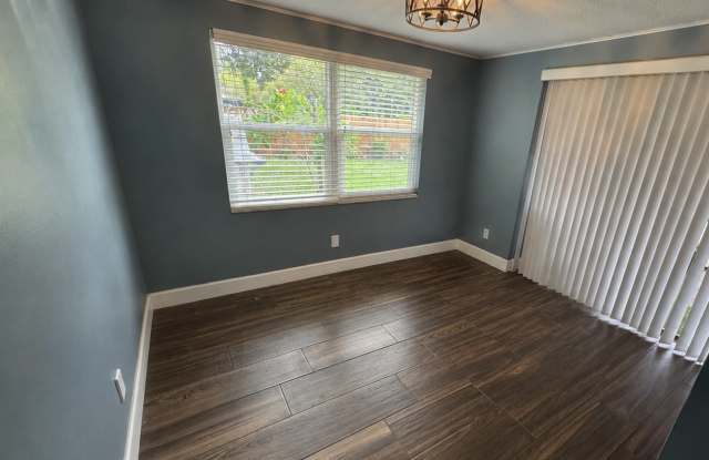 3409 Cambridge Drive Gallery 4