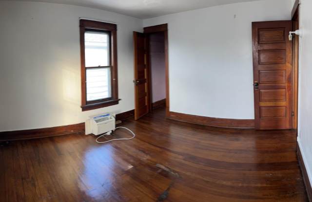 904 6th Avenue Gallery 4