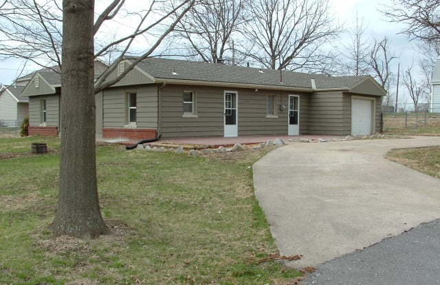 9800 E 47th St - 9800 East 47th Street, Kansas City, MO 64133