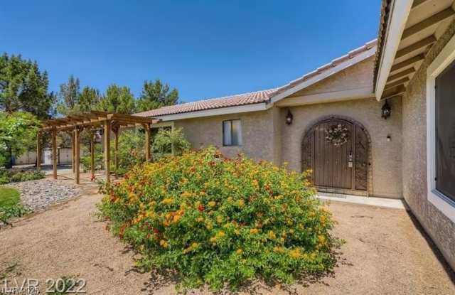 5945 N El Capitan Way photos photos