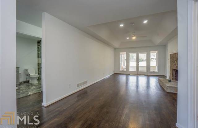 2560 Camden Glen Ct Gallery 4