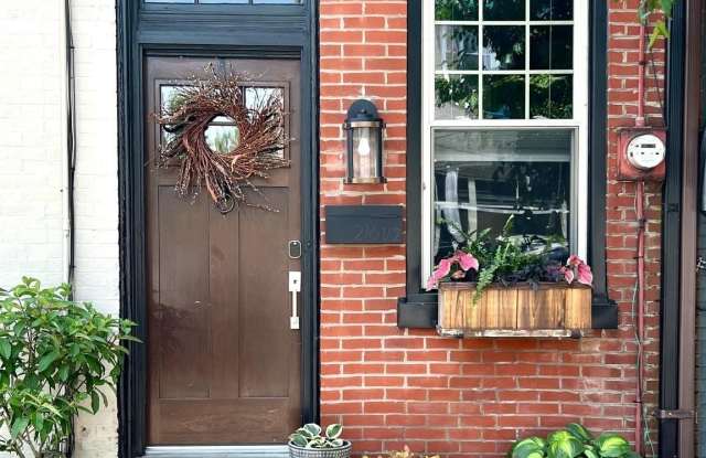 216 W WALNUT STREET photos photos