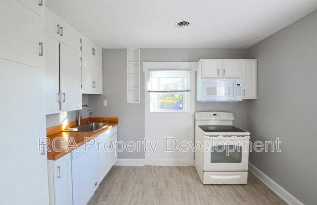 2611 Southeastern Ave - 2611 Southeastern Avenue, Indianapolis, IN 46201