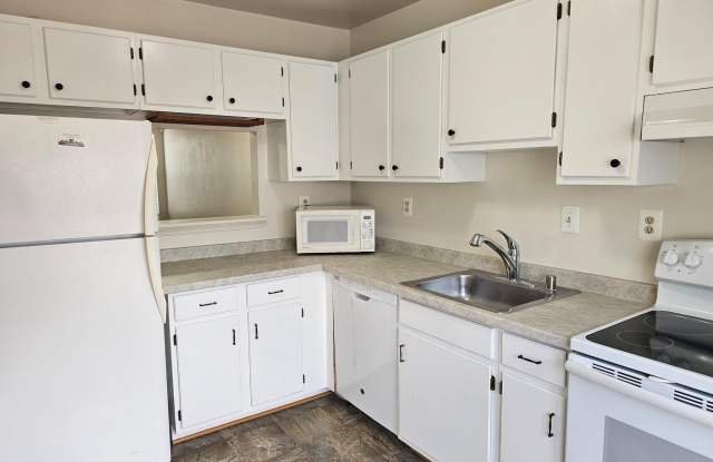 8564 SOUTHLAWN Court Gallery 2