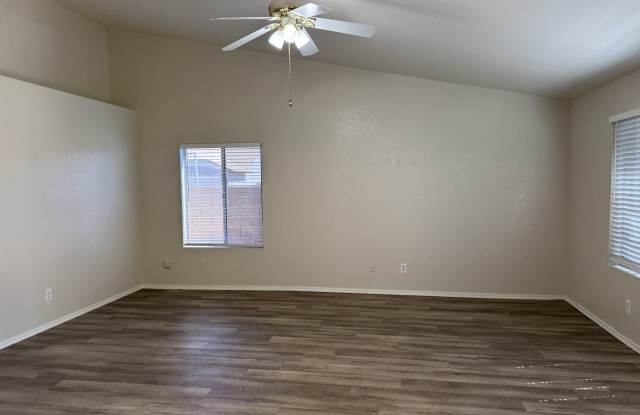 8936 West Tuckey Lane Gallery 3