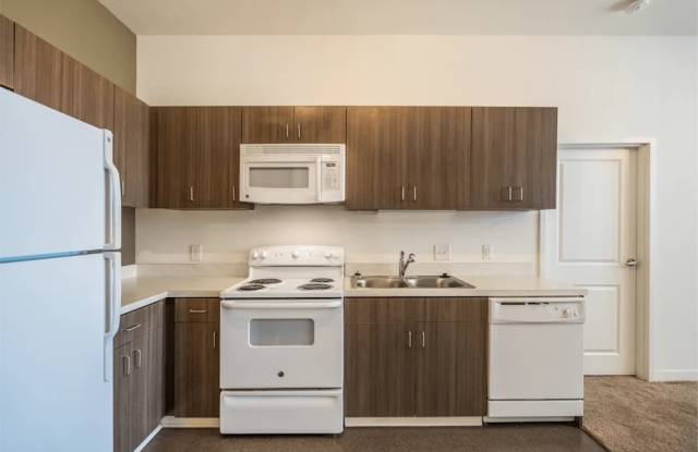 715 Woodland Apartments - Affordable Housing Gallery 2