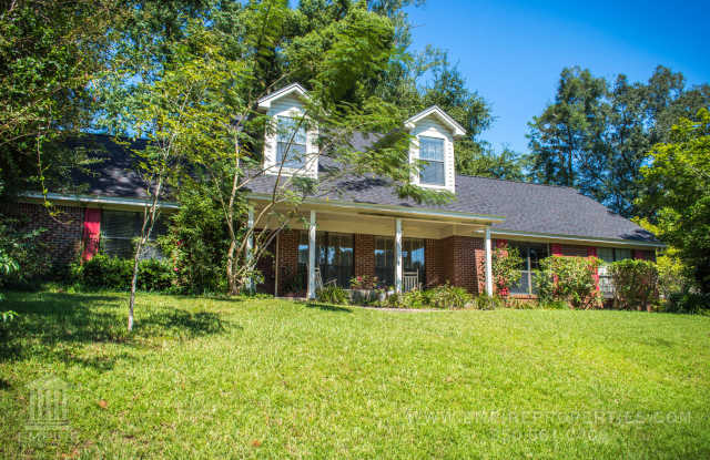 Beautiful Large home off of Mahan photos photos