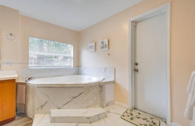 610 Carolina Ave photos photos
