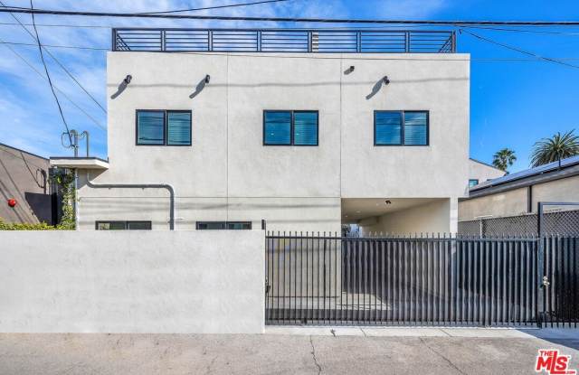 1055 Palms Blvd - 1055 Palms Boulevard, Los Angeles, CA 90291