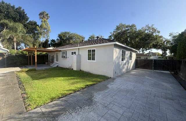 223 Lillian Place Gallery 2