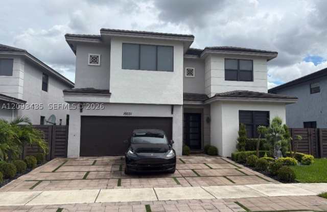 16031 NW 89th Ct Gallery 1
