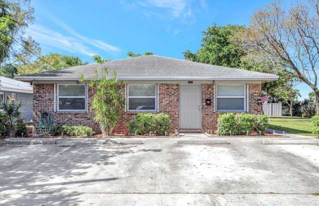 1221 NE 9th St photos photos