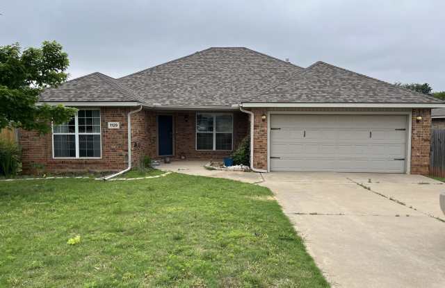 1129 Desiree Place photos photos