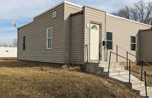 407 East 6th Street - 407 East 6th Street, Fairmont, MN 56031