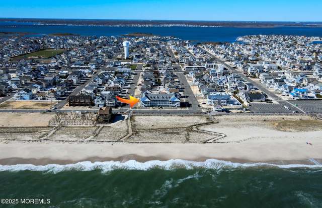 1935 Oceanfront Gallery 2