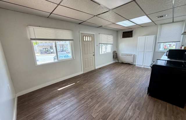 107 West Main Street - A Gallery 4