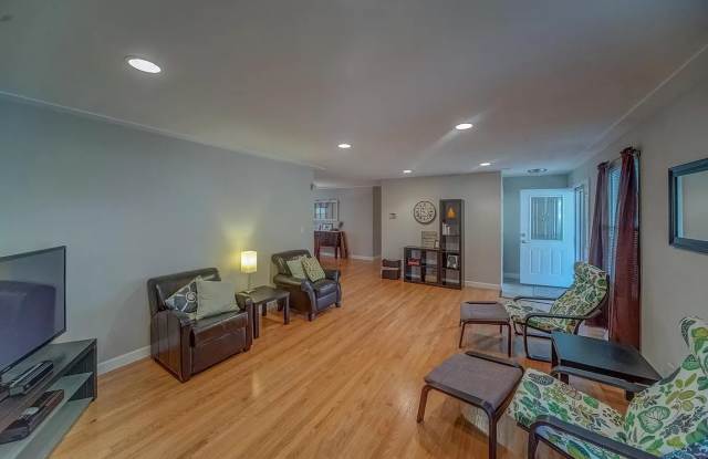 2404 Wendy Way Drive Gallery 4