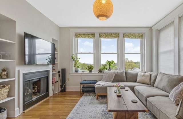 2025 Commonwealth Ave. photos photos