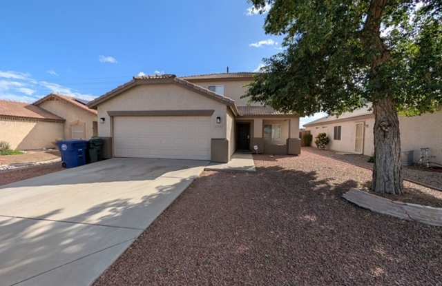 Spacious Galore and Updated!   2 Story 3 Bed/2 Bath + Loft in El Mirage Gallery 1