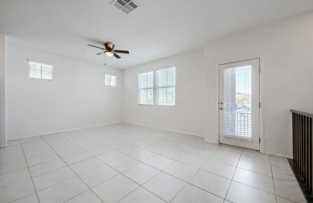 Spacious 3BR Townhome in Gated Community Gallery 4