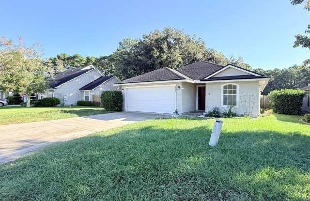 Spacious 3-Bedroom Home with Fireplace, Fenced Yard & Beautiful Water Views! Gallery 4