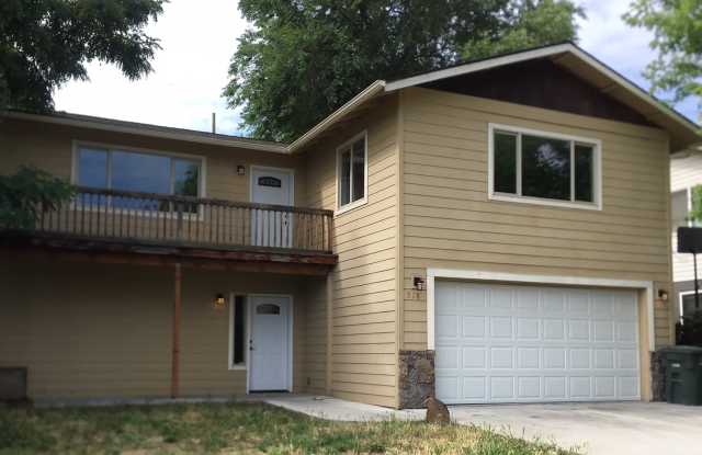Gorgeous 3 Bed 2 Bath Home In The Dalles - 918 East 7th Street, The Dalles, OR 97058