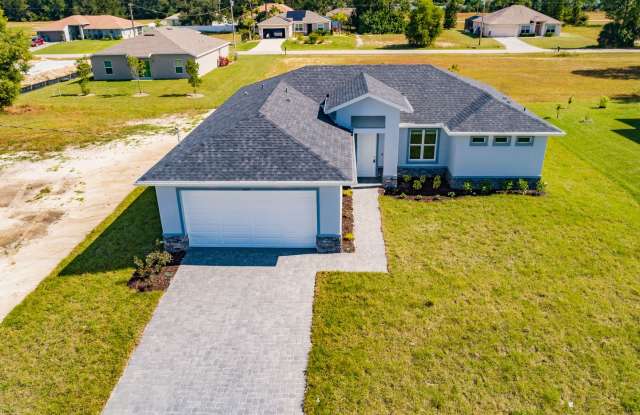 4243 NE 17th Ave Cape Coral, Fl Gallery 1