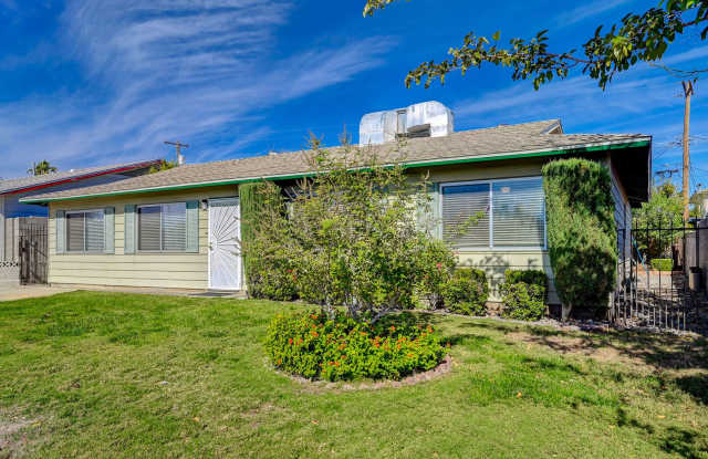 Great 4 bedroom 2 bathroom home in West Las Vegas! Gallery 4