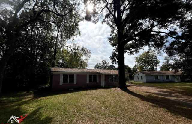 5645 Knollcrest Drive Gallery 2