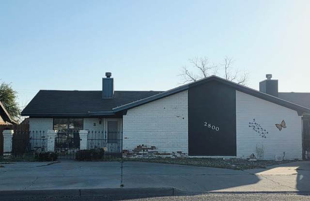 2800 N Pecos St Apt B photos photos