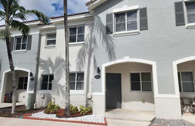 1526 Southeast 31st Court - 1526 Southeast 31st Court, Homestead, FL 33035