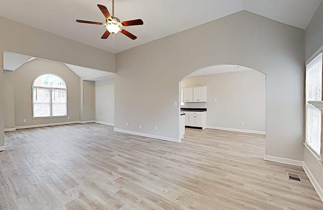 4932 Tulip Grove Lane Gallery 3