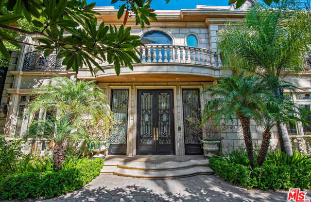 522 North CANON Drive Gallery 4