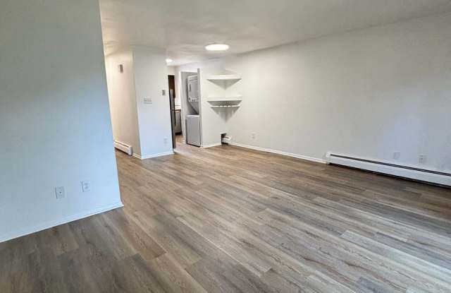 $500 OFF ONE MONTHS RENT!! Spacious Townhome! Convenient Location  & Easy Denver Access! Available Now! Gallery 1