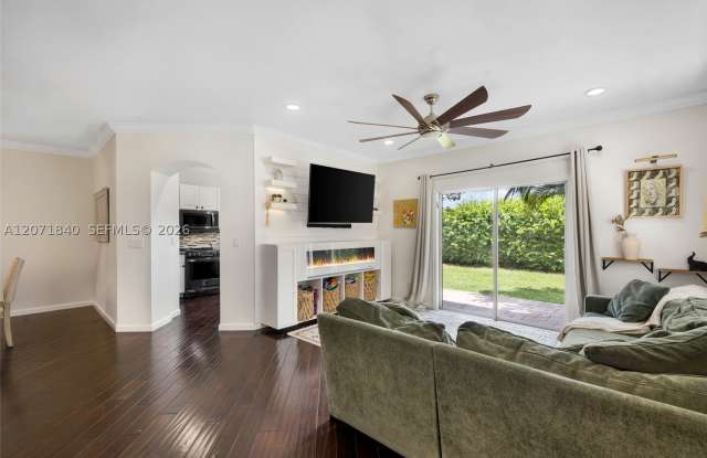 4501 Windmill Palm Way Gallery 2