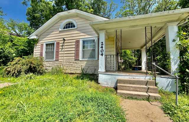 Charming 2-Bedroom Home with Bonus Spaces  Spacious Yard! photos photos