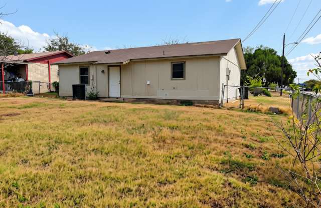 3-Bedroom Home on a Corner Lot Gallery 3