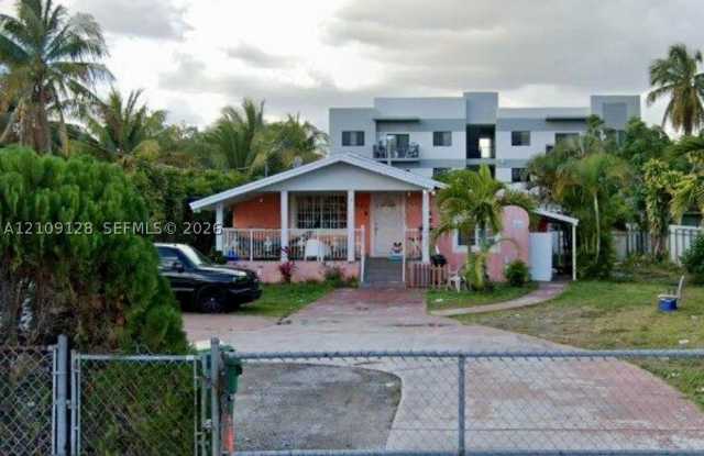2420 NW 23rd Ct Gallery 1