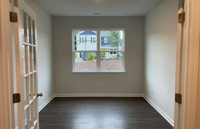 205 Saint Earl Lane Gallery 3