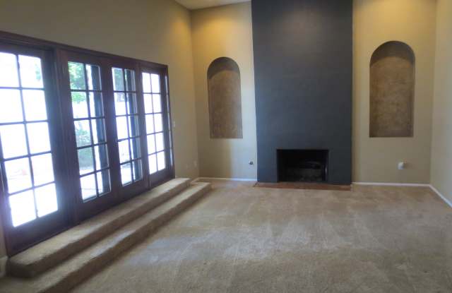 4834 N. 35th Pl. Gallery 3